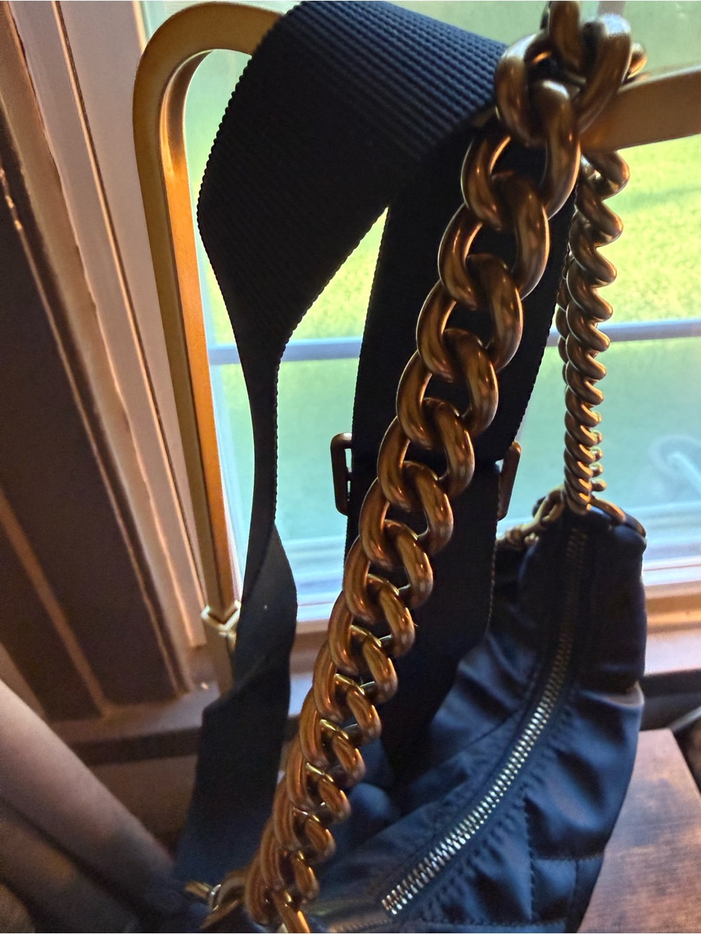 NWOT Kurt Geiger Black Quilted Shoulder/Crossbody Bag with Gold Chain - Picture 3 of 6
